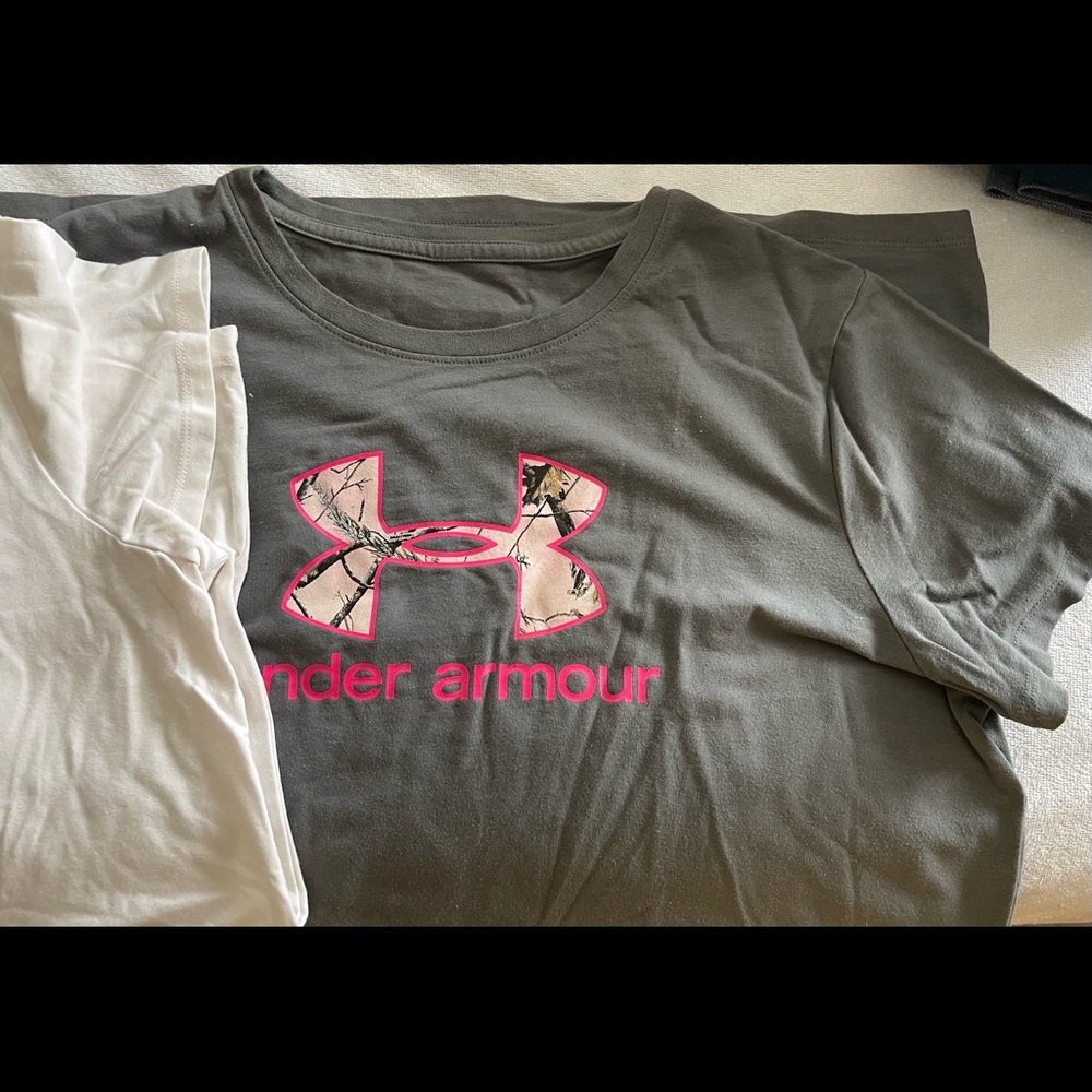 Two NWOT Under Armour Women workout Cotton stretch T-shirts - Picture 2 of 3